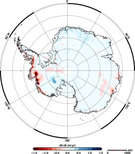 Höhenveränderungen in der Antarktis Karte der Höhenveränderungen in der Antarktis für den Zeitraum Januar 2011 bis Januar 2014. Die roten Flächen markieren Regionen, in denen die Gletscher in den zurückliegenden drei Jahren an Volumen eingebüßt haben, in den blau schraffierten Regionen sind die Gletscher gewachsen. Karte: ©  Helm et al.; The Cryosphere; 2014
