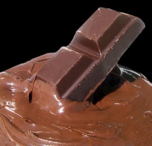 So lecker Schokolade auch sein mag, beim Abnehmen hilft sie wohl kaum. © Wikimedia Commons. CC BY-SA 3.0.